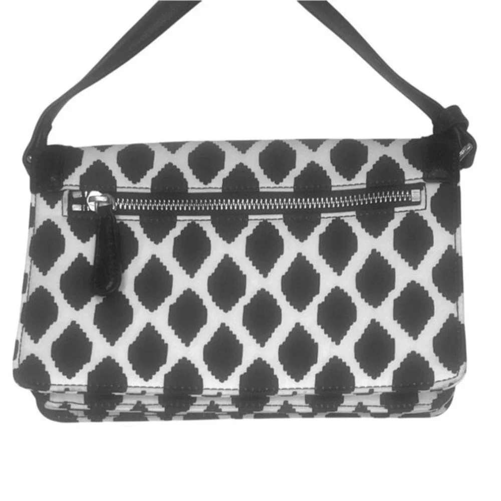 Vera Bradley Womens‎ Crossbody Bag Purse Geometric Ikat Print Flap Push Lock